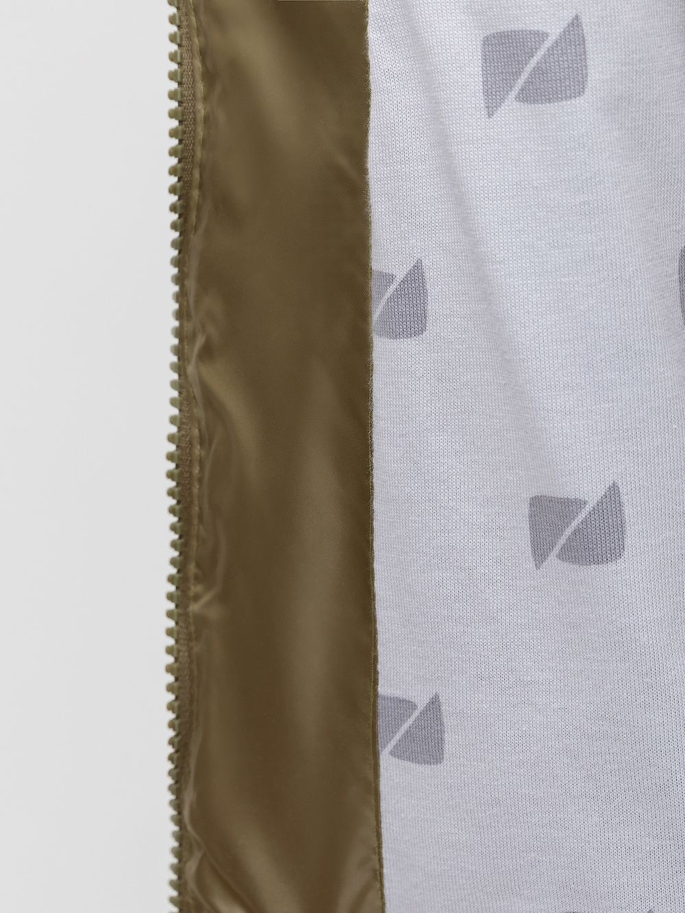 Жилет с капюшоном - фото 12