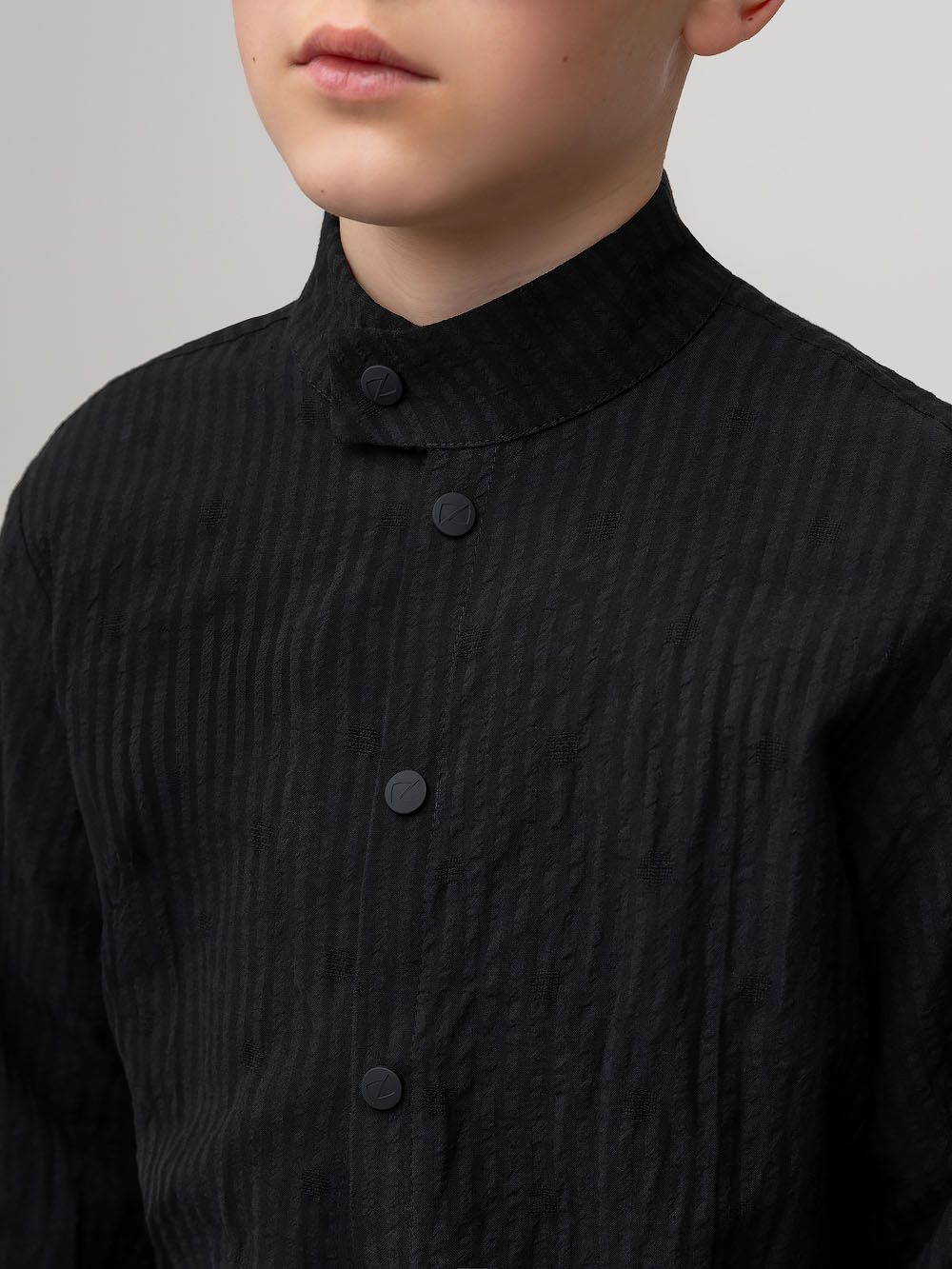 Рубашка с воротником стойкой - фото 8