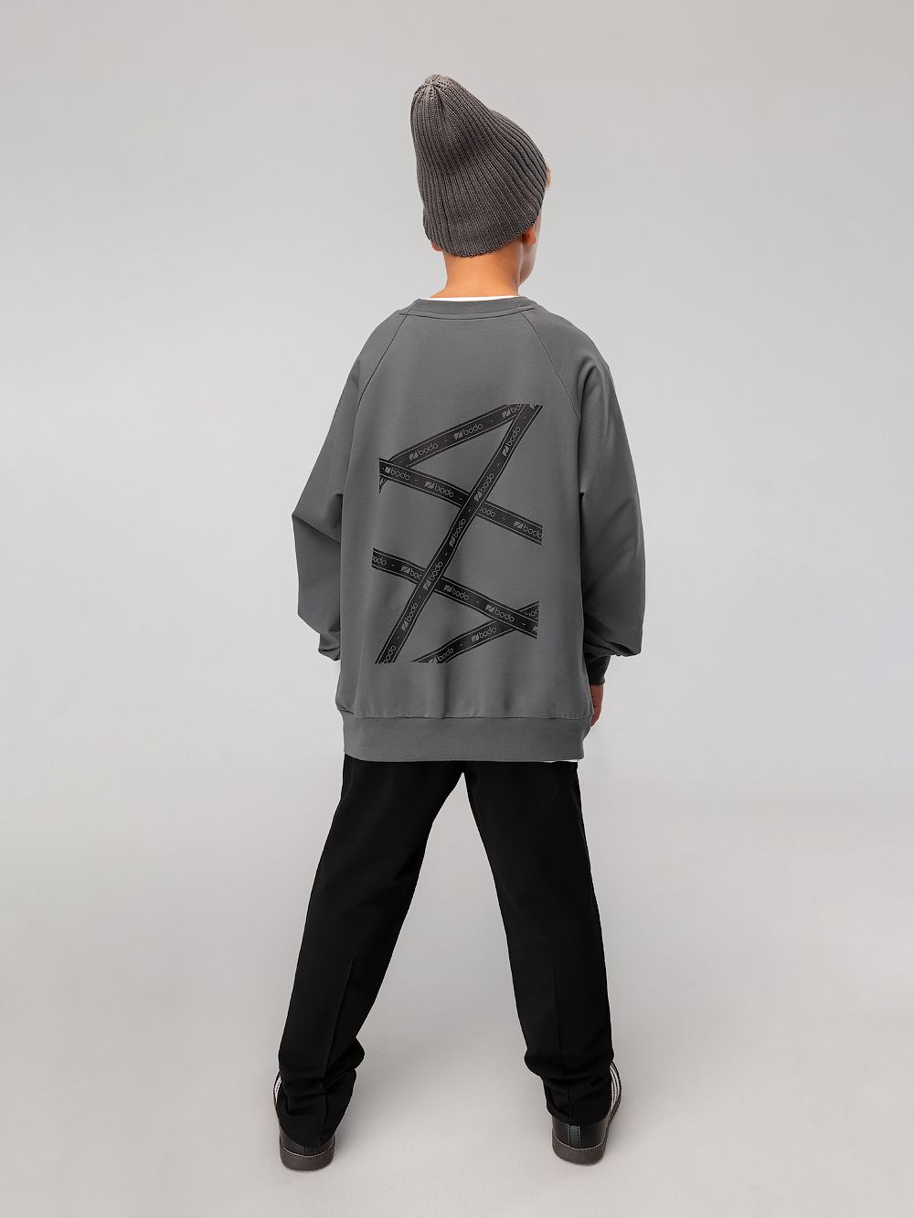 Свитшот с принтом на спине - фото 2