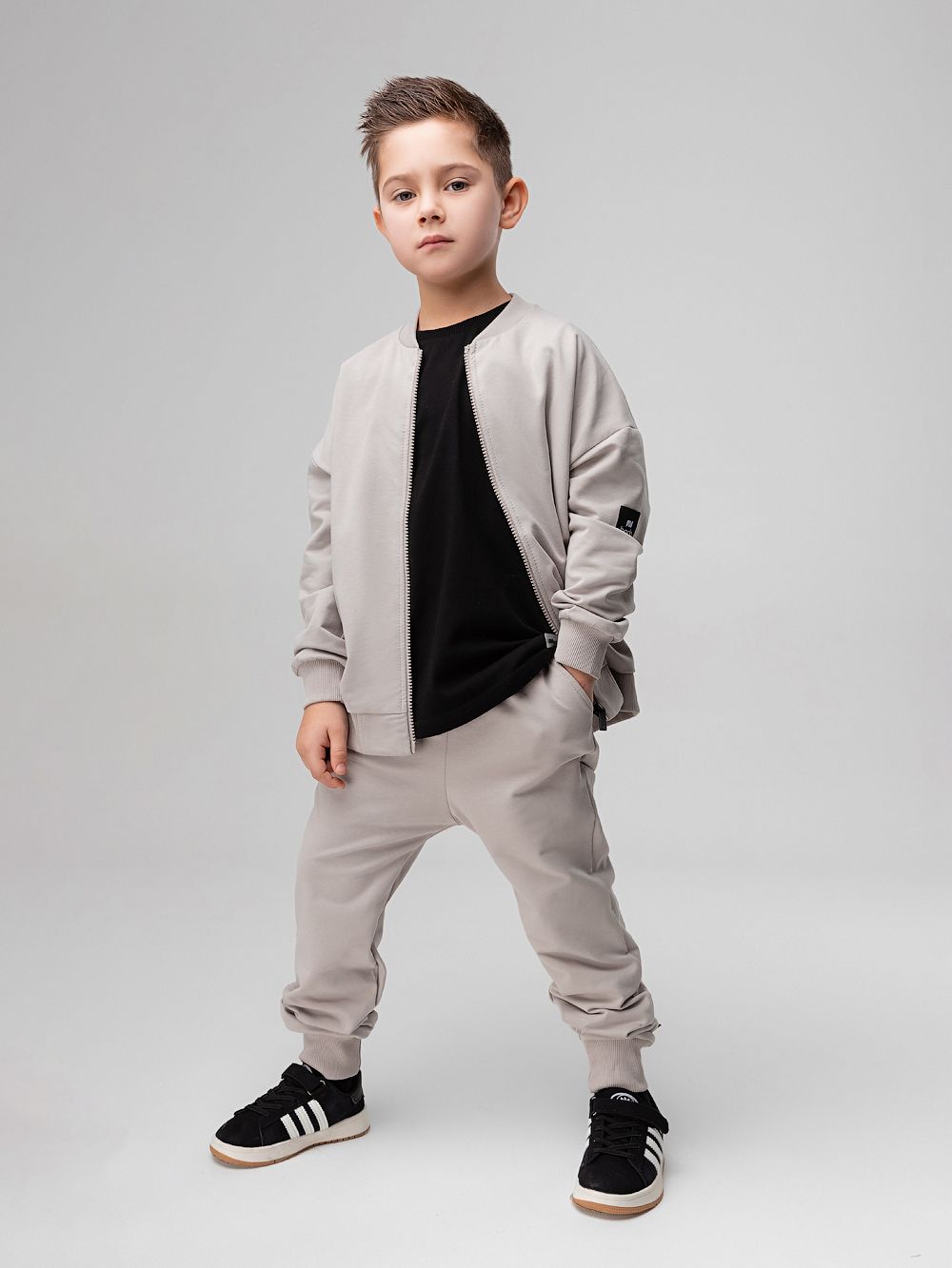 Костюм с бомбером на молнии - фото 1