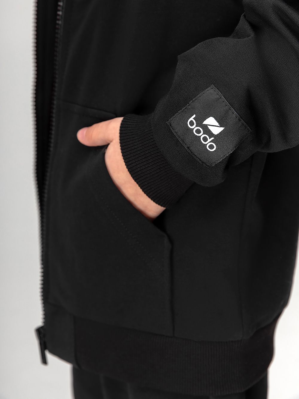 Костюм на молнии однотонный - фото 9