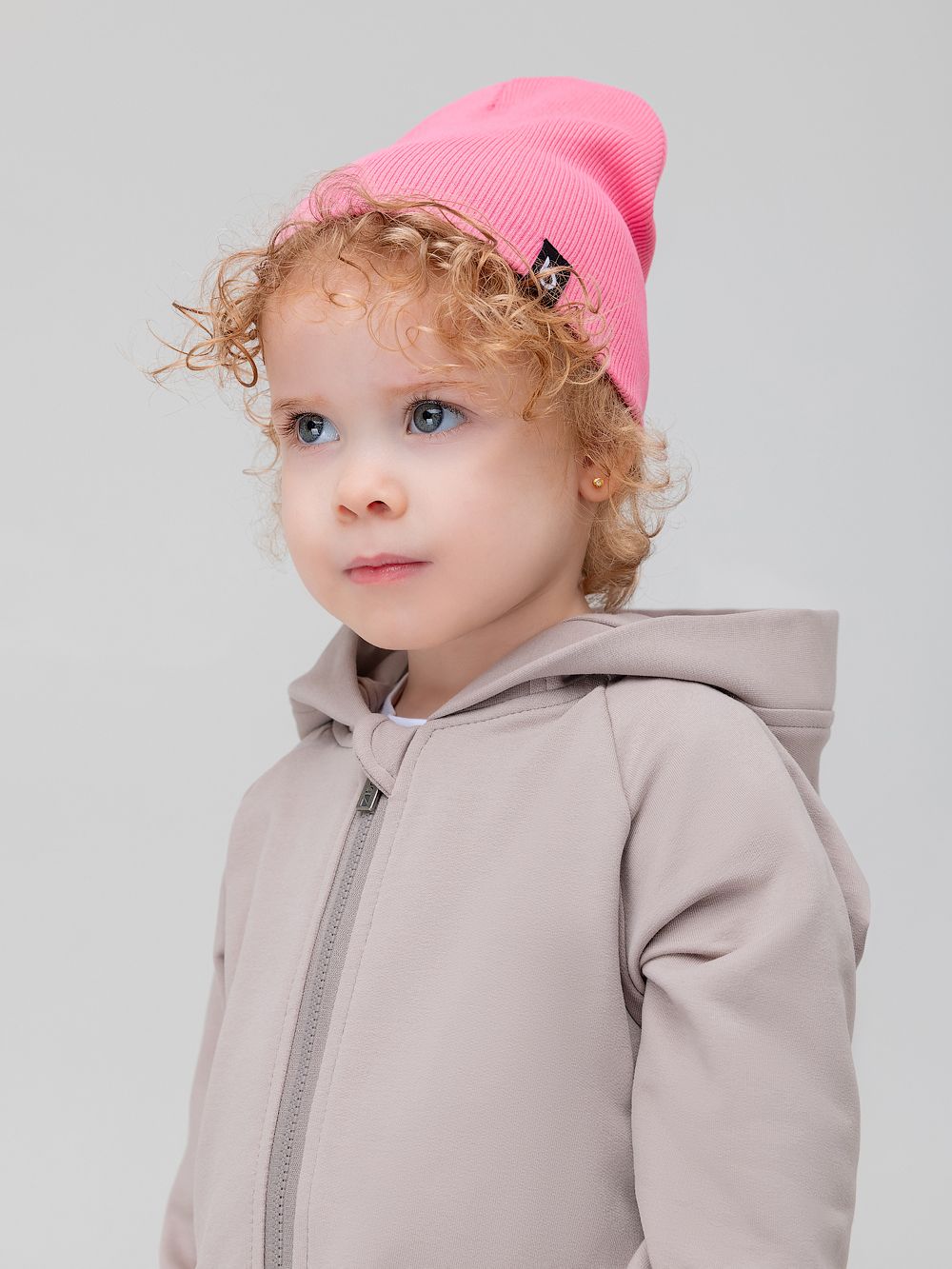 Шапка в рубчик для малышей - фото 2