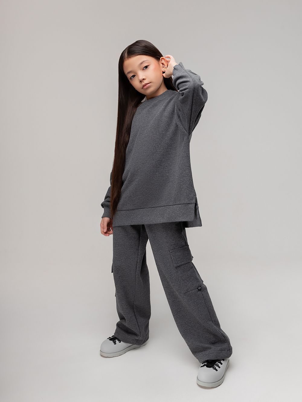 Костюм с разрезами по бокам - фото 2