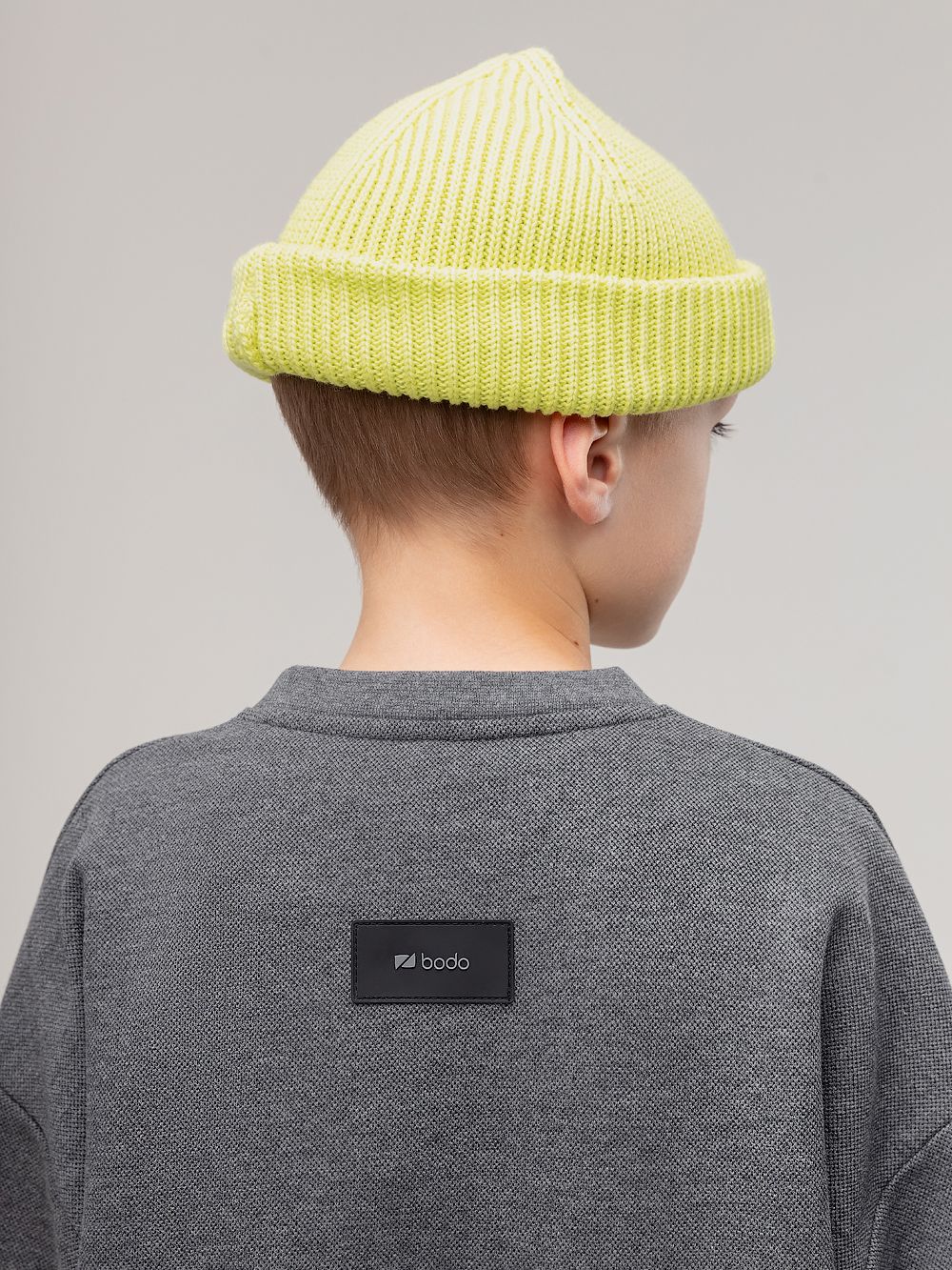 Костюм с разрезами по бокам - фото 10