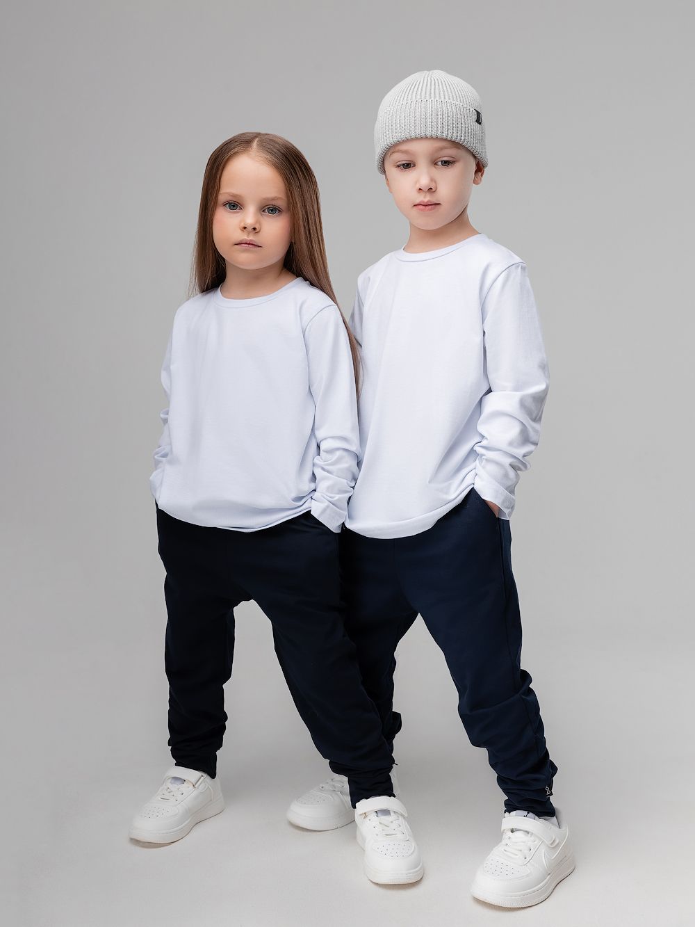 Брюки - джоггеры полуприлегающие - фото 1