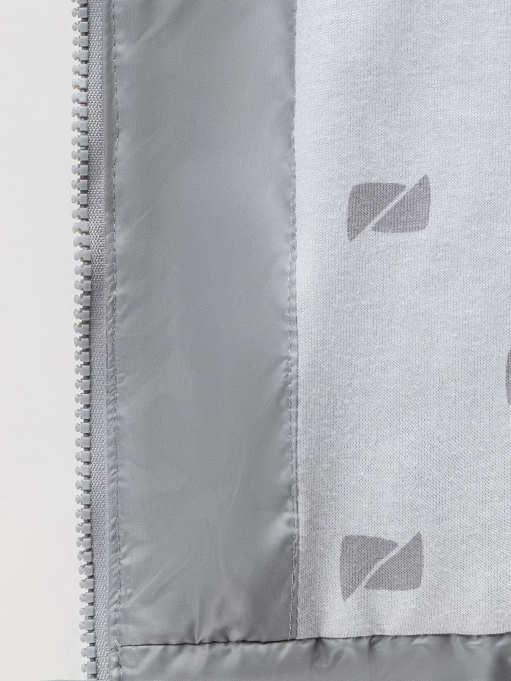 Жилет с капюшоном - фото 12