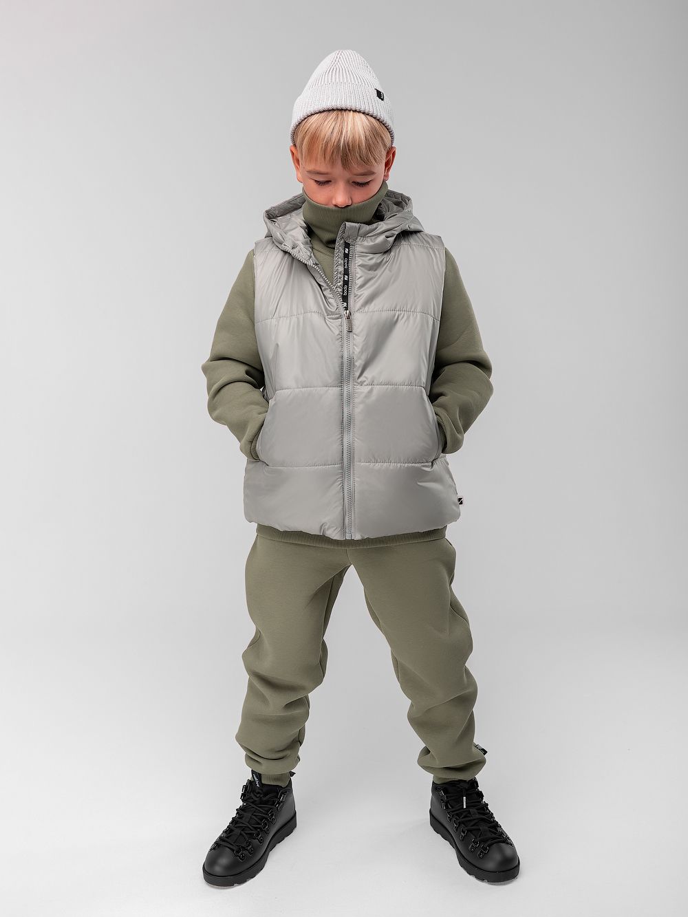 Жилет с капюшоном - фото 1