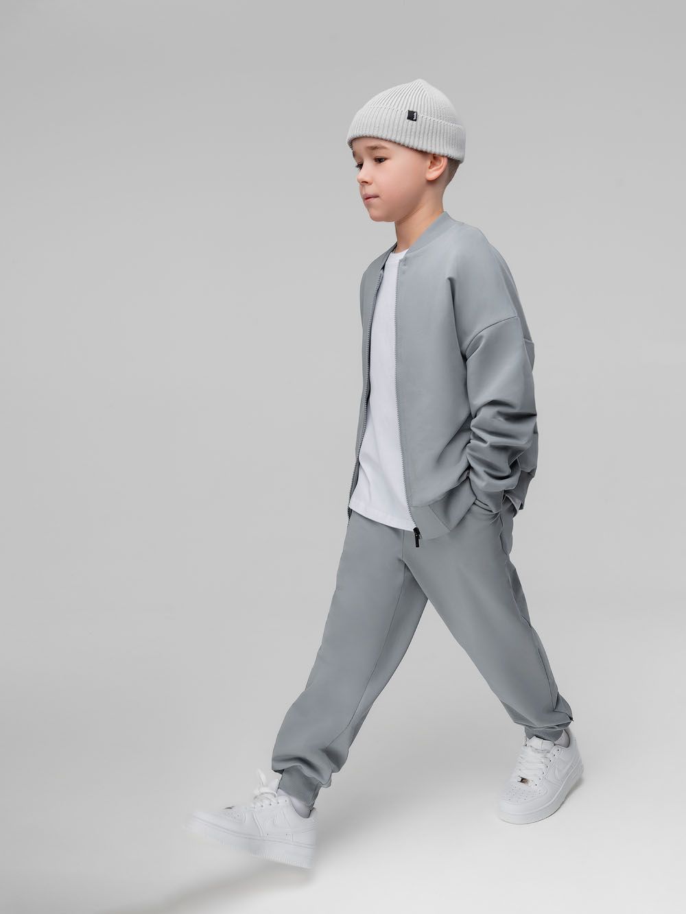 Костюм с бомбером на молнии - фото 2