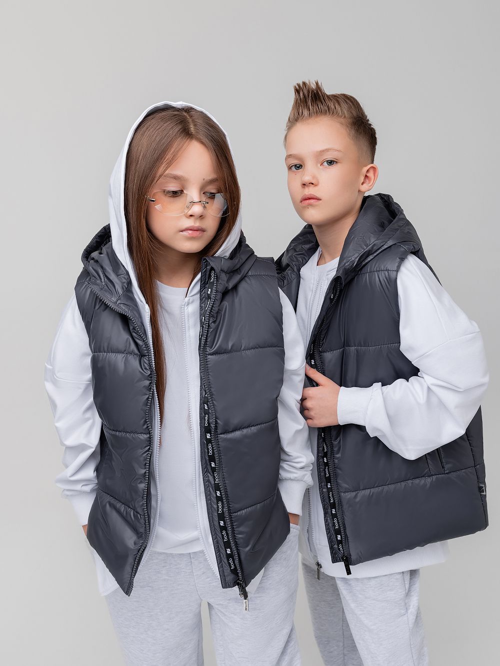 Жилет с капюшоном - фото 1