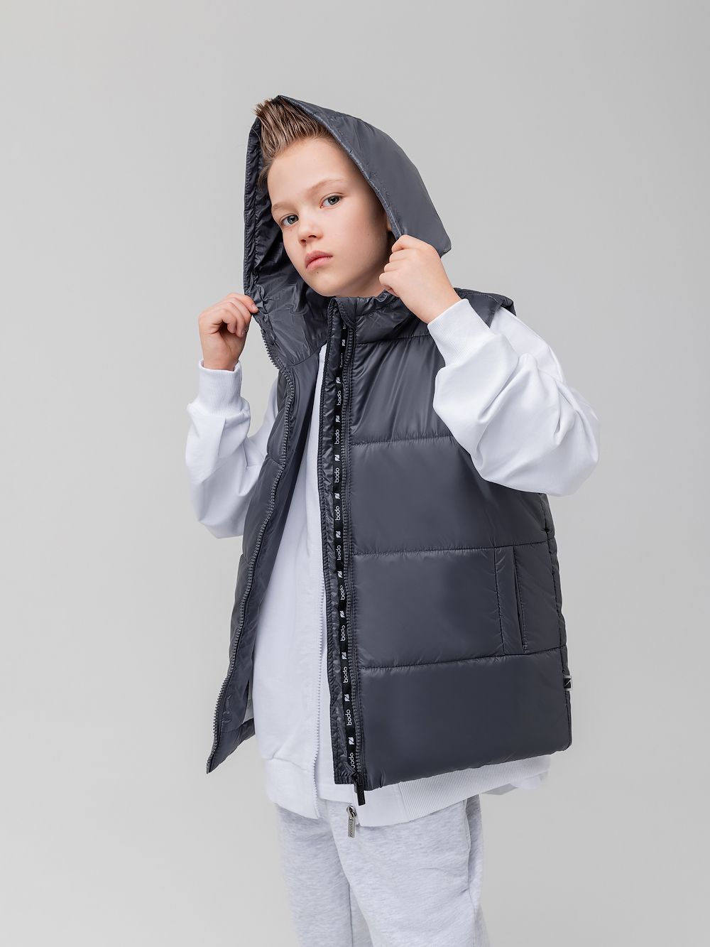 Жилет с капюшоном - фото 3