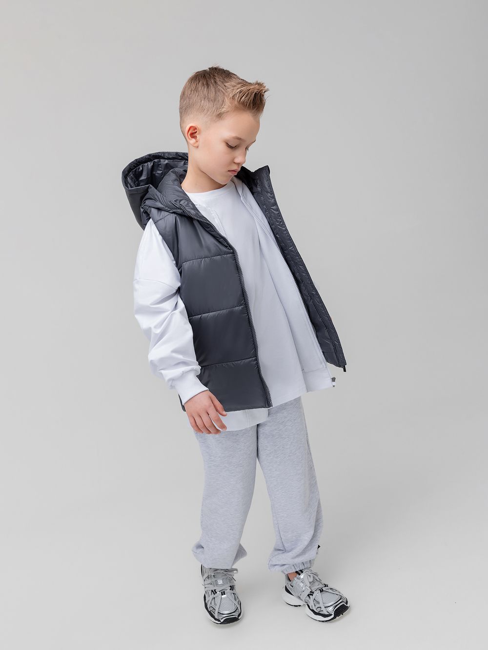 Жилет с капюшоном - фото 4