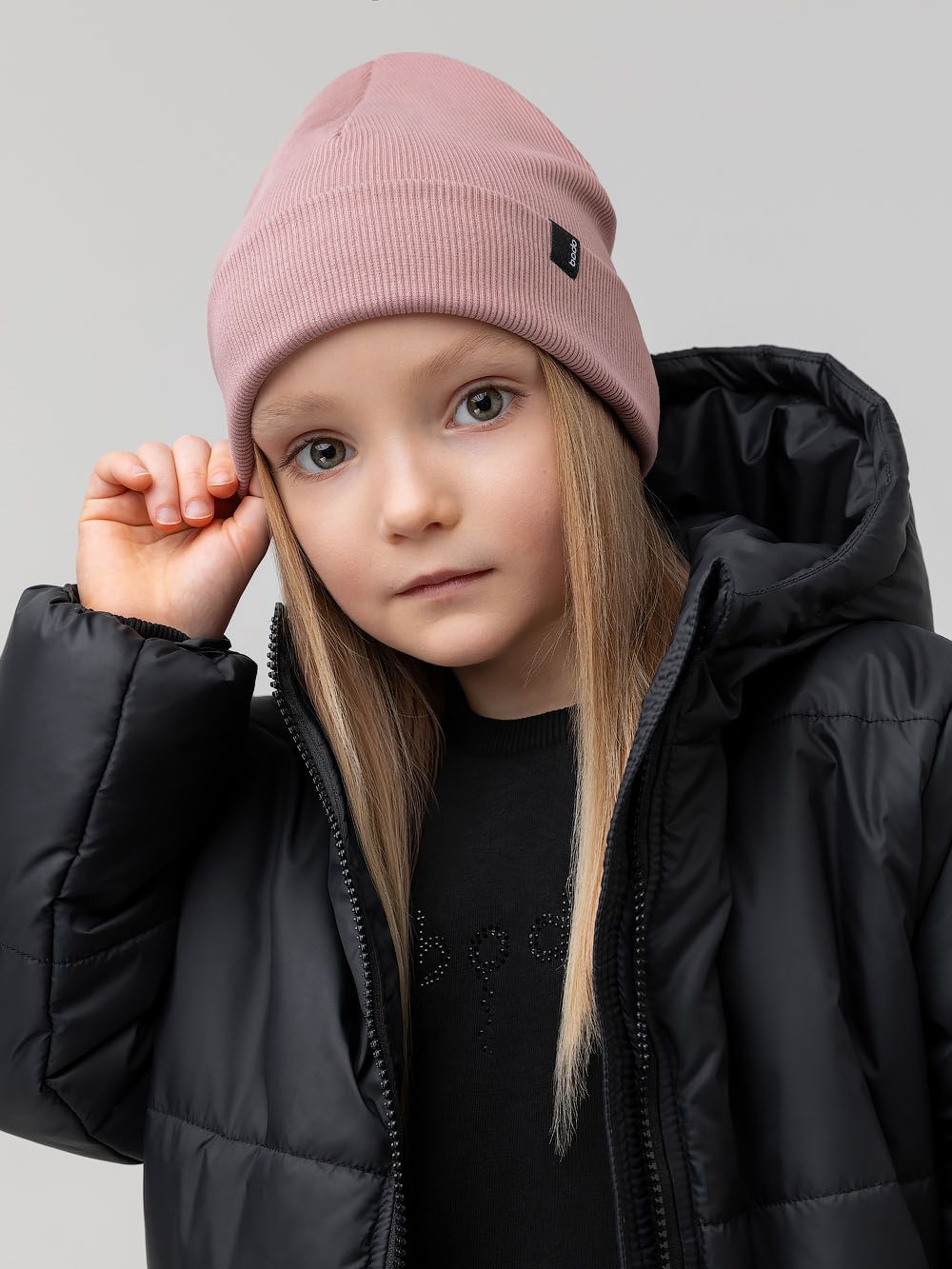 Шапка с отворотом в рубчик - фото 1