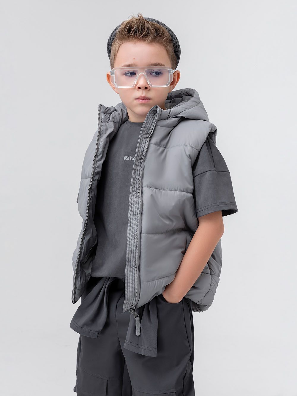 Жилет с капюшоном - фото 1