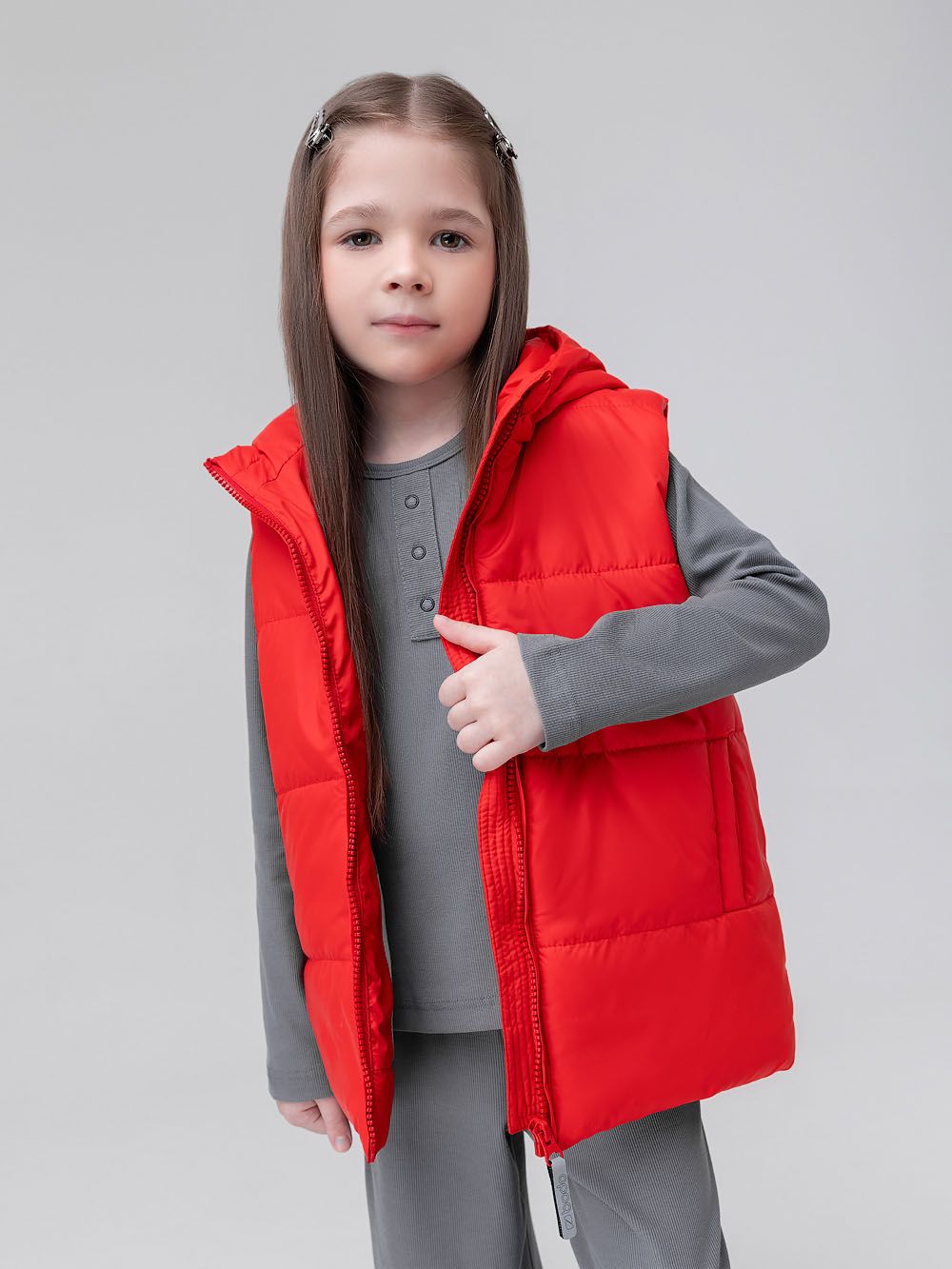 Жилет с капюшоном - фото 1