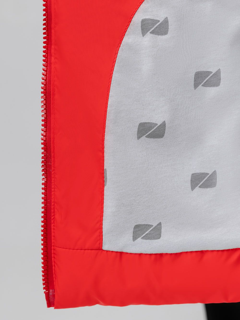 Жилет с капюшоном - фото 11