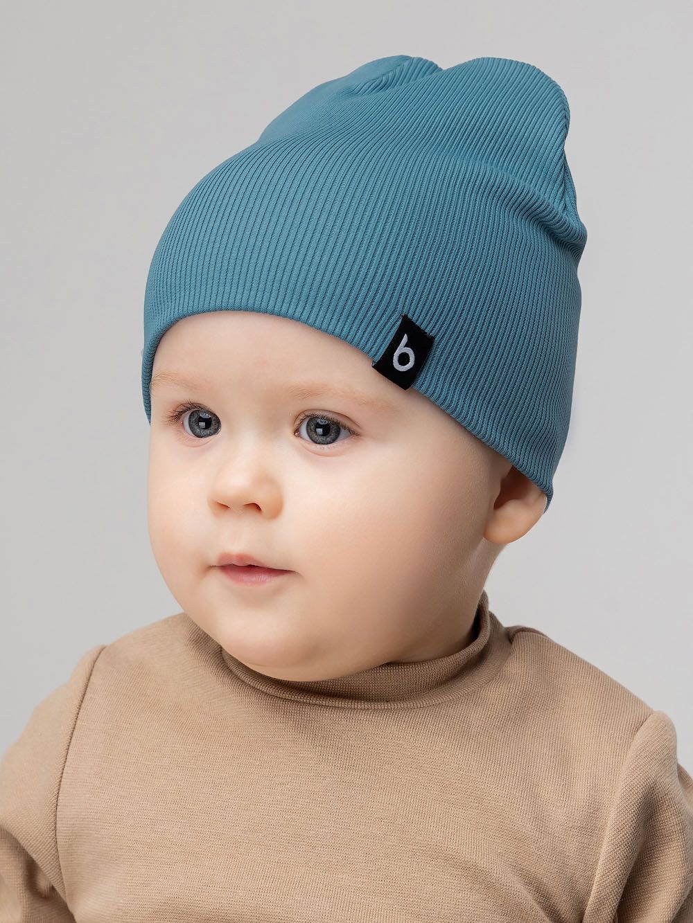 Шапка в рубчик для малышей - фото 3