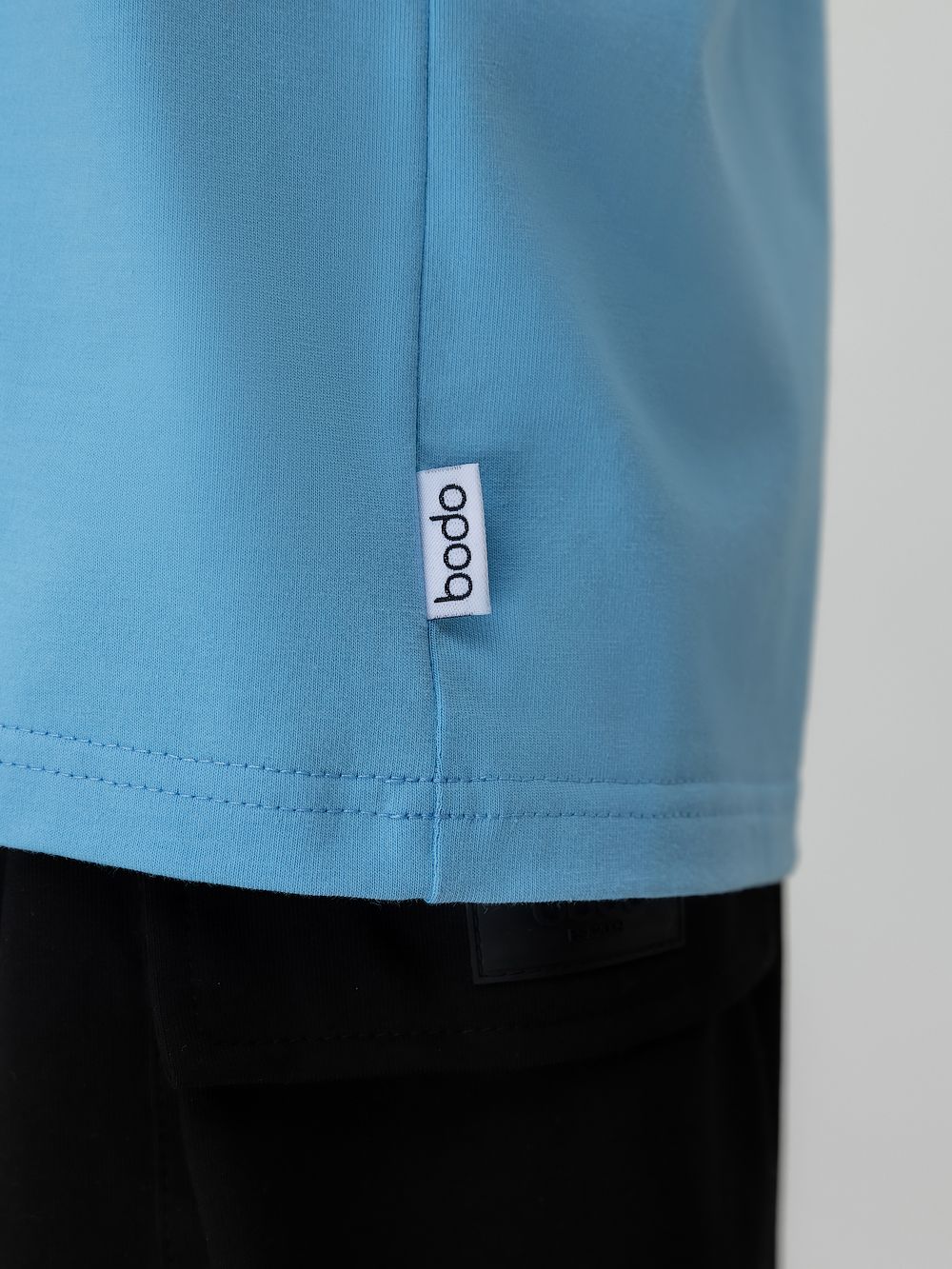 Футболка со спущенным плечом - фото 5