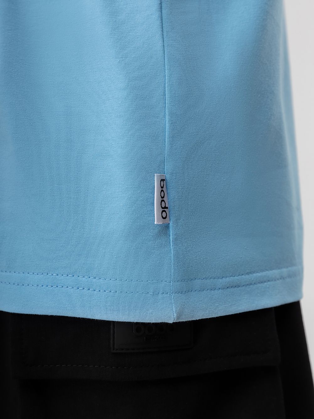 Футболка со спущенным плечом - фото 6