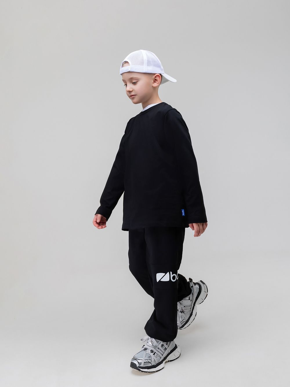 Брюки с печатью на левой половине - фото 5