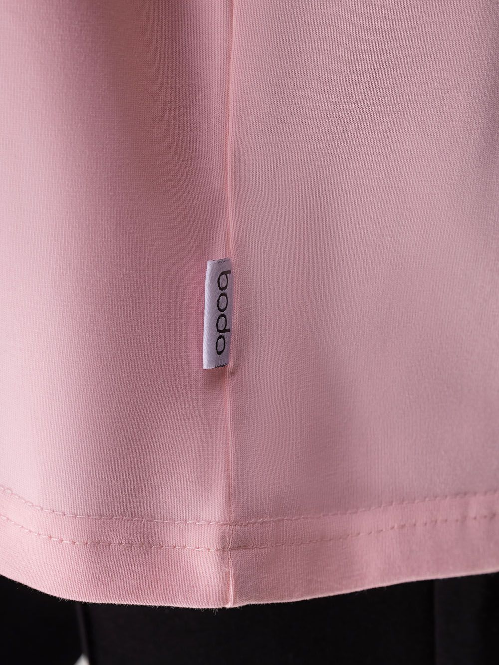 Футболка со спущенным плечом - фото 5