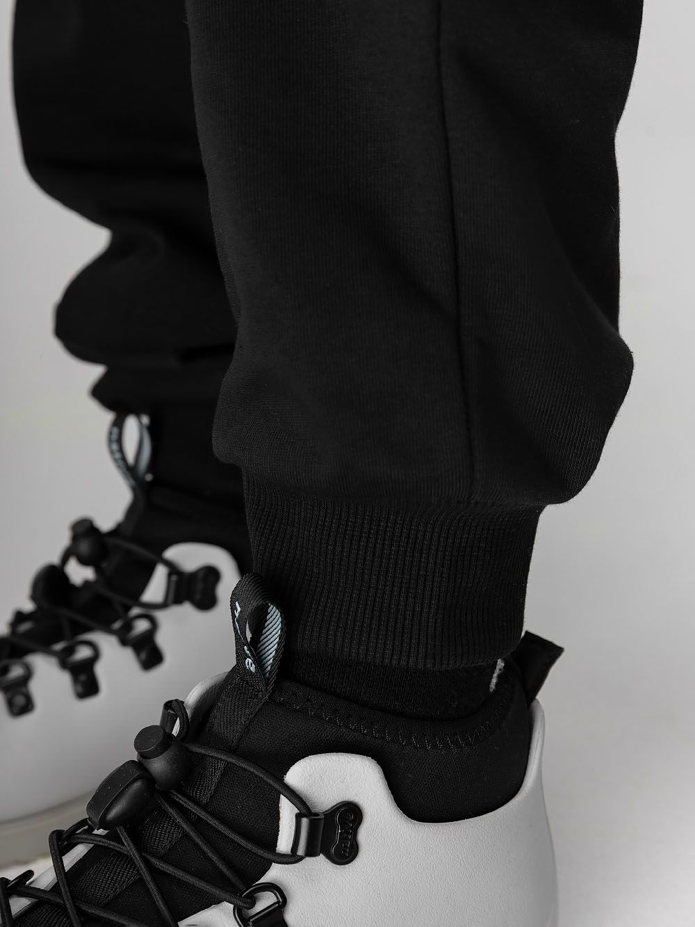 Костюм со свободным свитшотом - фото 8