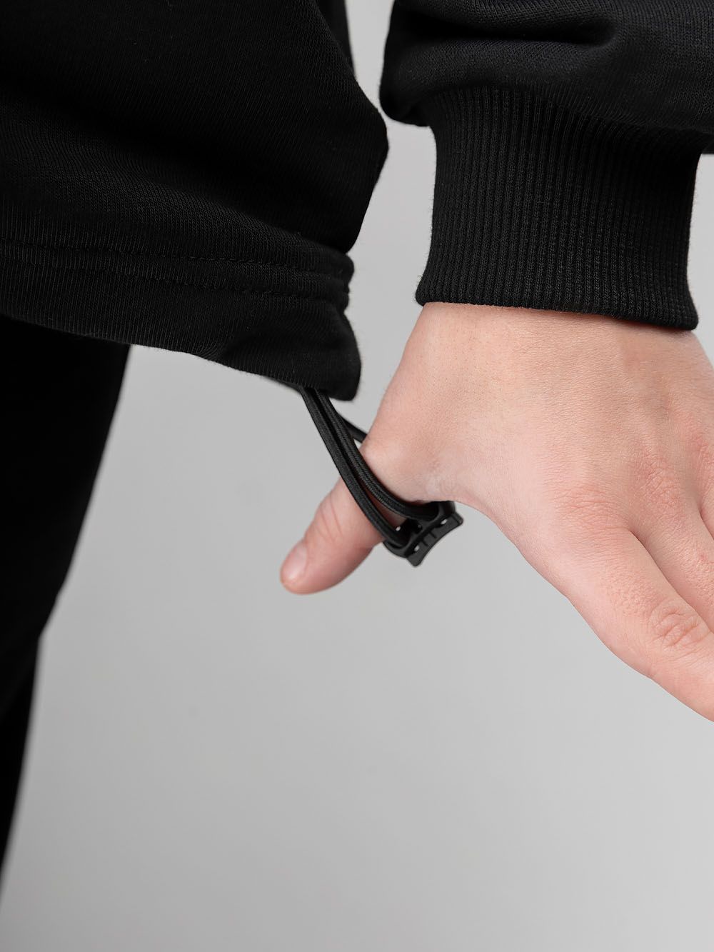 Костюм со свободным свитшотом - фото 12