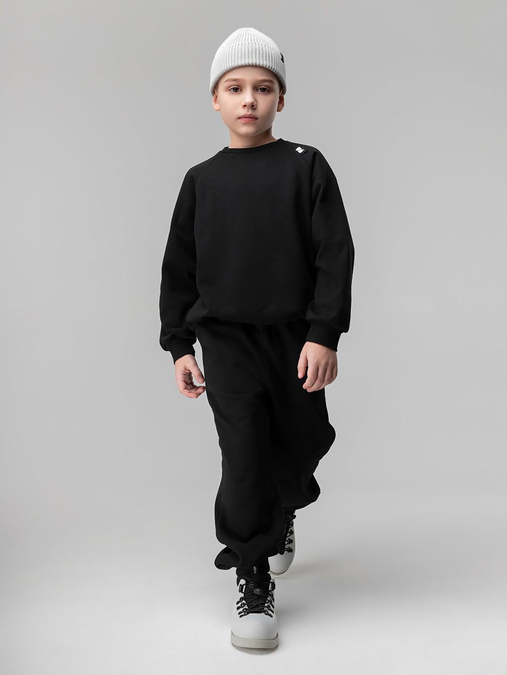 Костюм со свободным свитшотом - фото 13