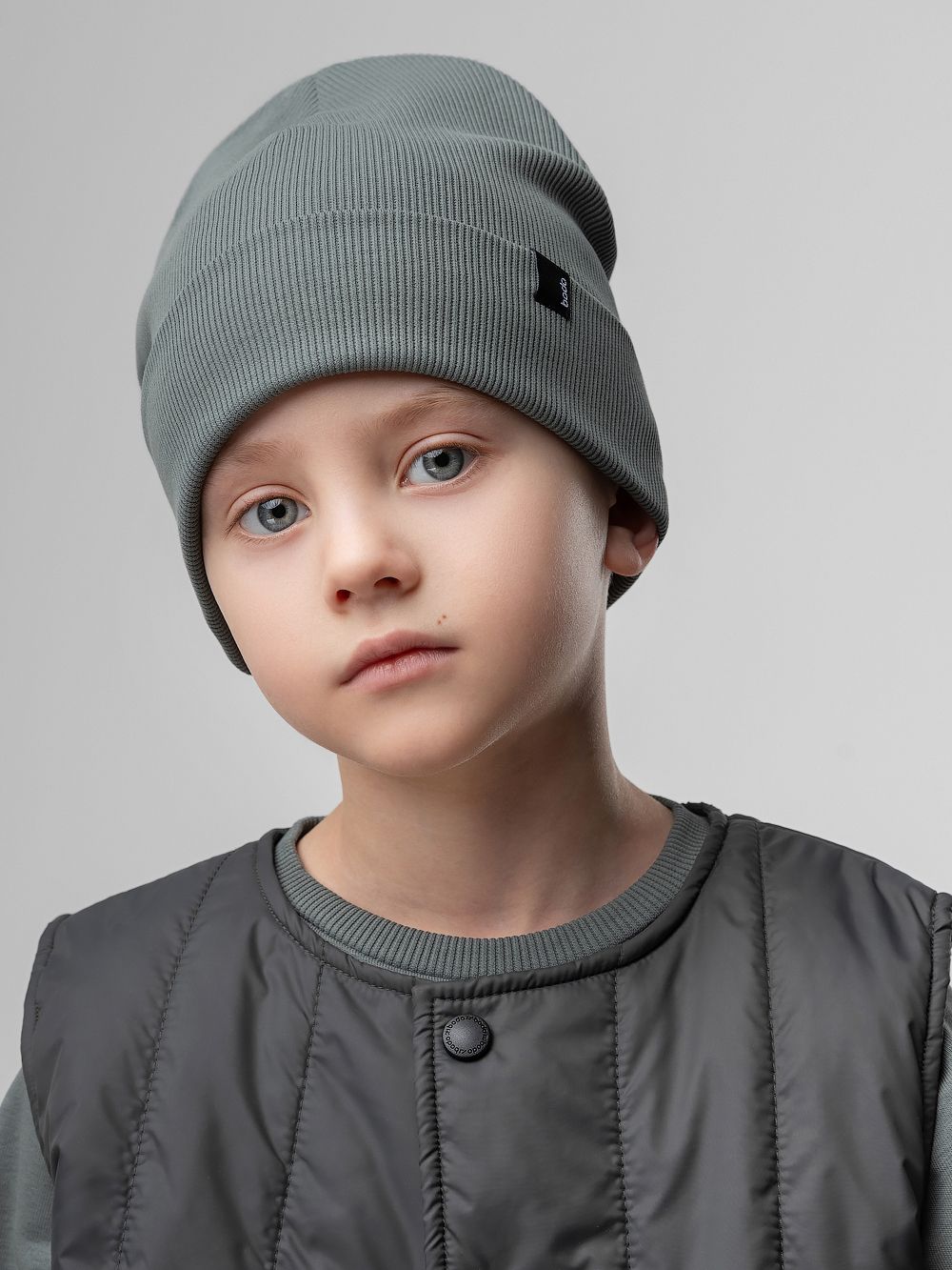 Шапка с отворотом в рубчик - фото 2