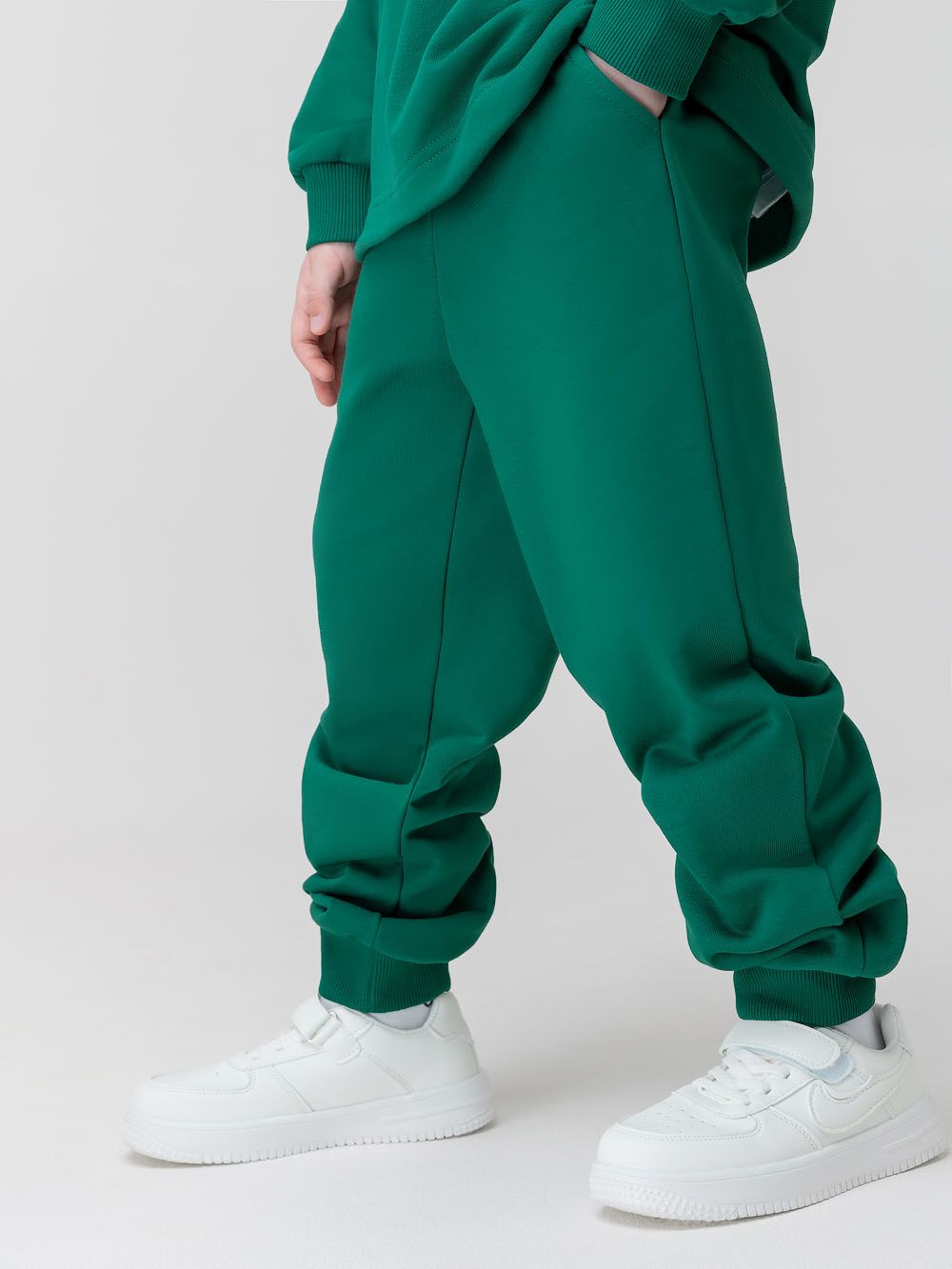 Костюм со свободным свитшотом - фото 8