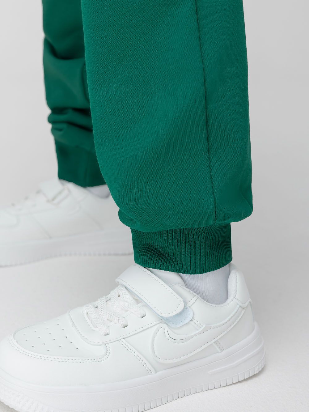 Костюм со свободным свитшотом - фото 9