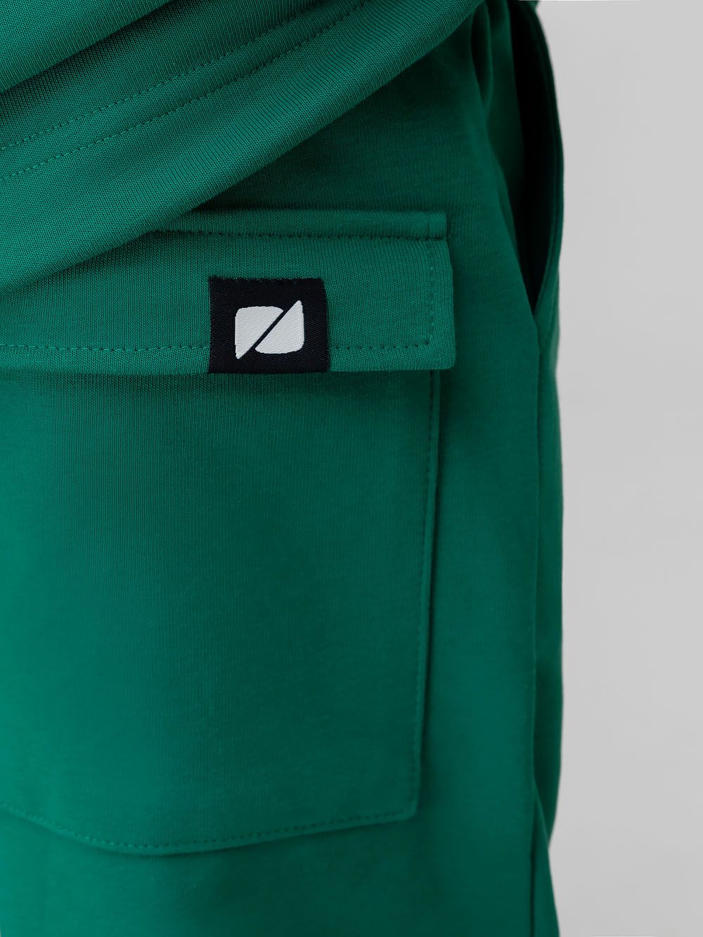 Костюм со свободным свитшотом - фото 12