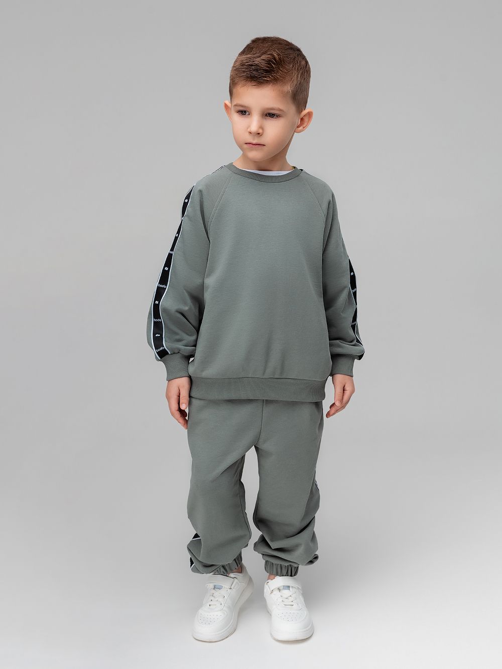 Костюм со свитшотом с брендированной лентой - фото 2