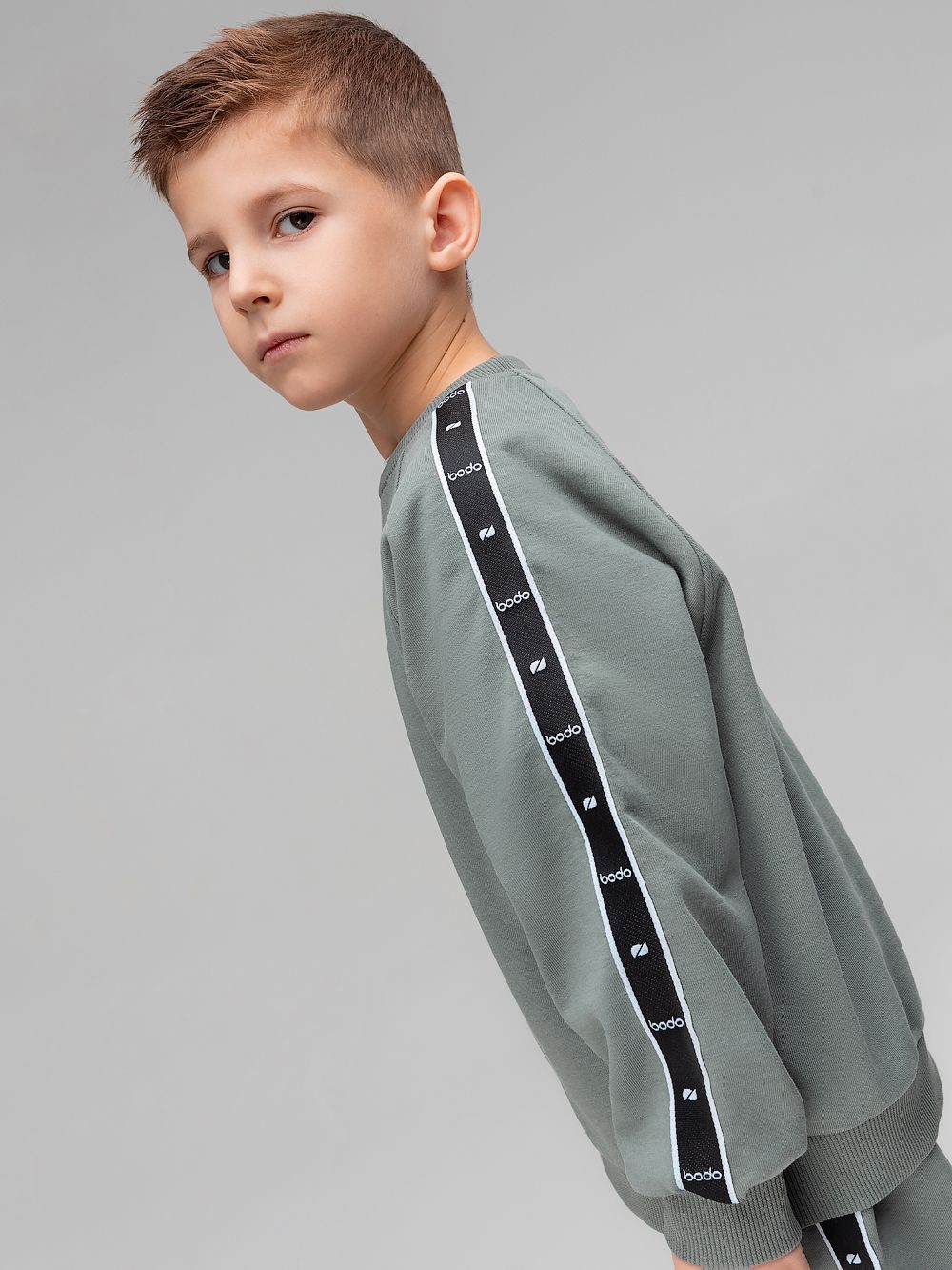 Костюм со свитшотом с брендированной лентой - фото 5