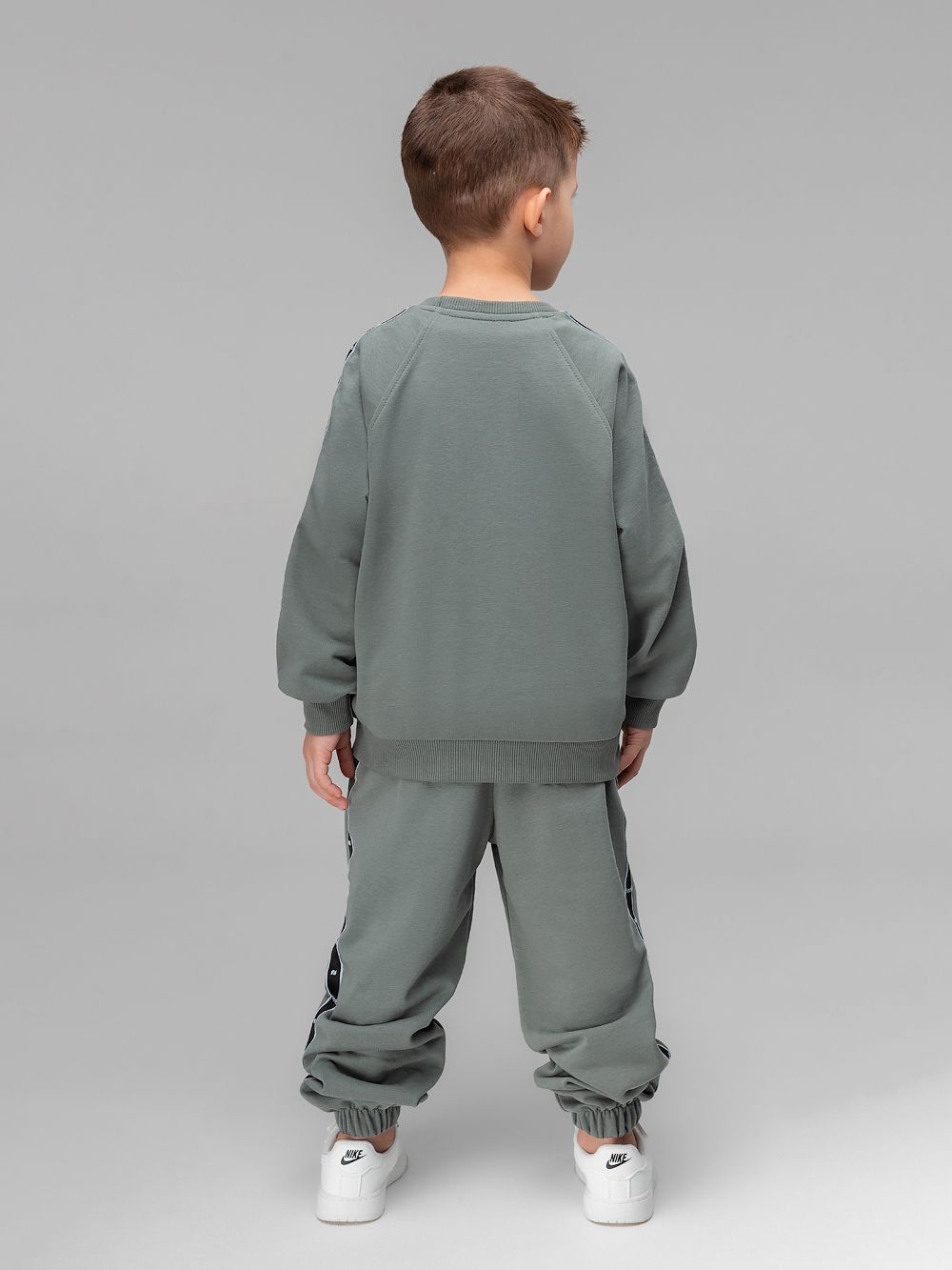 Костюм со свитшотом с брендированной лентой - фото 7