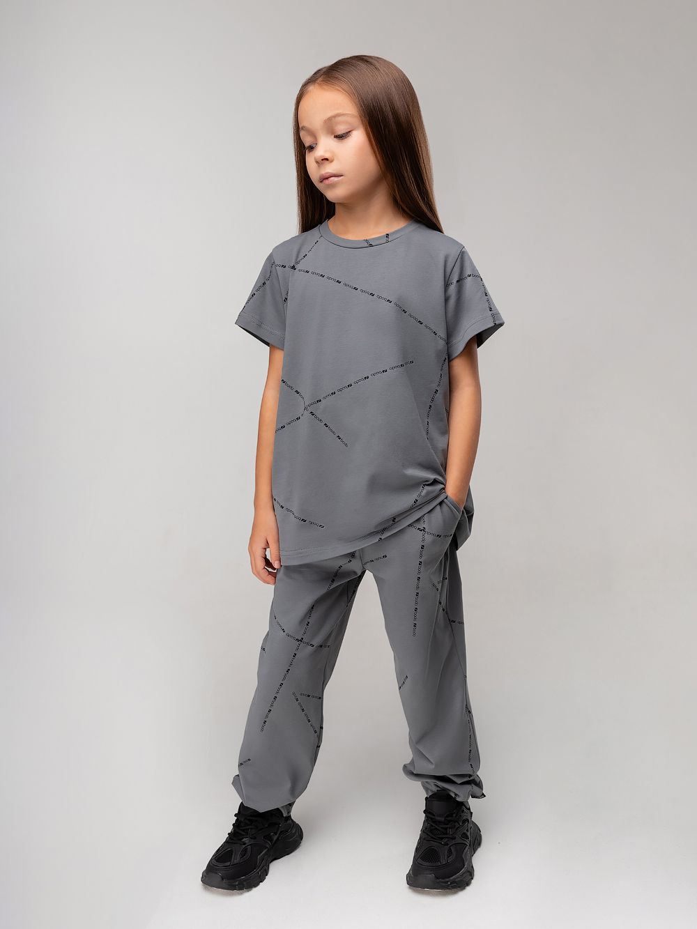 Костюм с футболкой с набивкой - фото 3