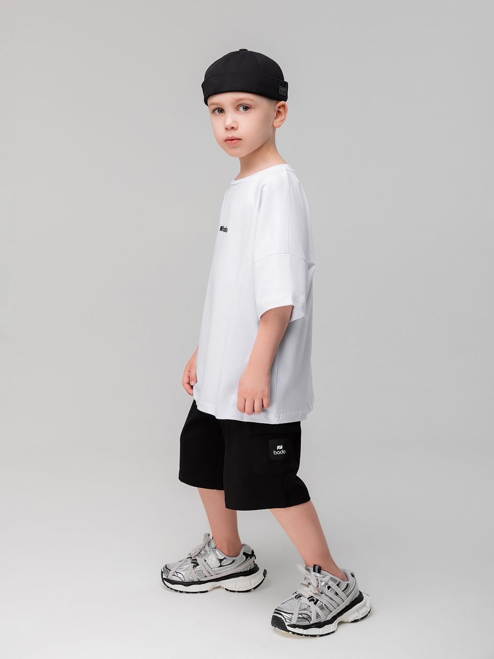 Шорты с накладными карманами - фото 3