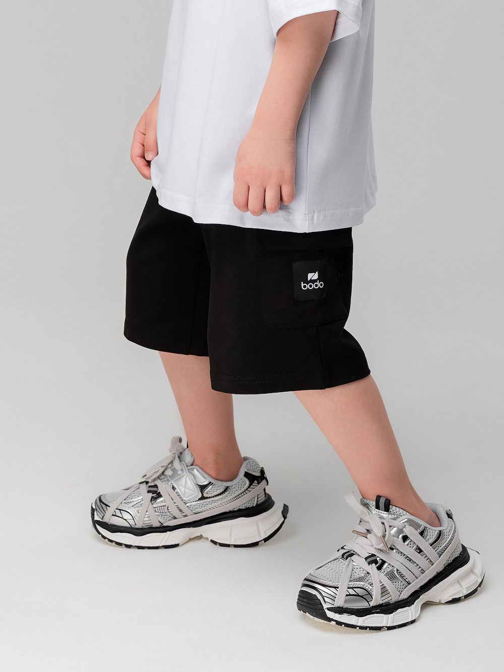 Шорты с накладными карманами - фото 8