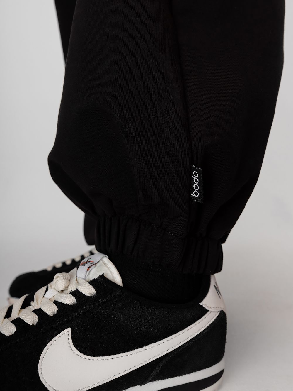 Объемные брюки на резинке Объемные брюки на резинке - фото 5