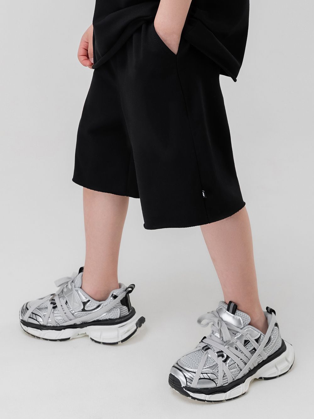 Костюм с шортами однотонный - фото 9