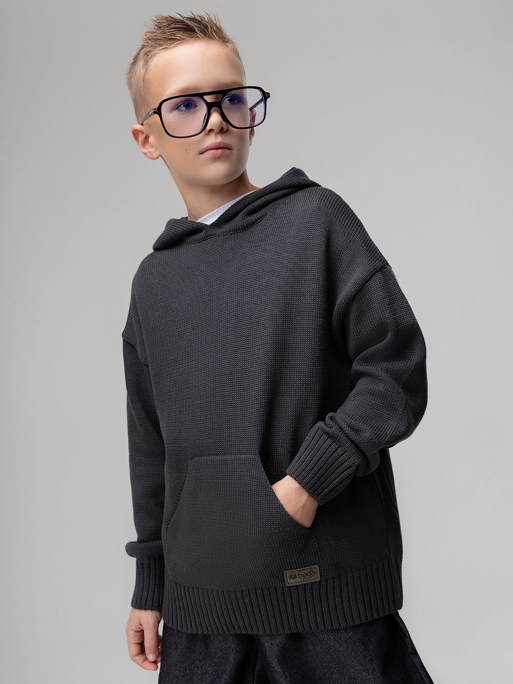 Вязаный свитер с капюшоном - фото 1