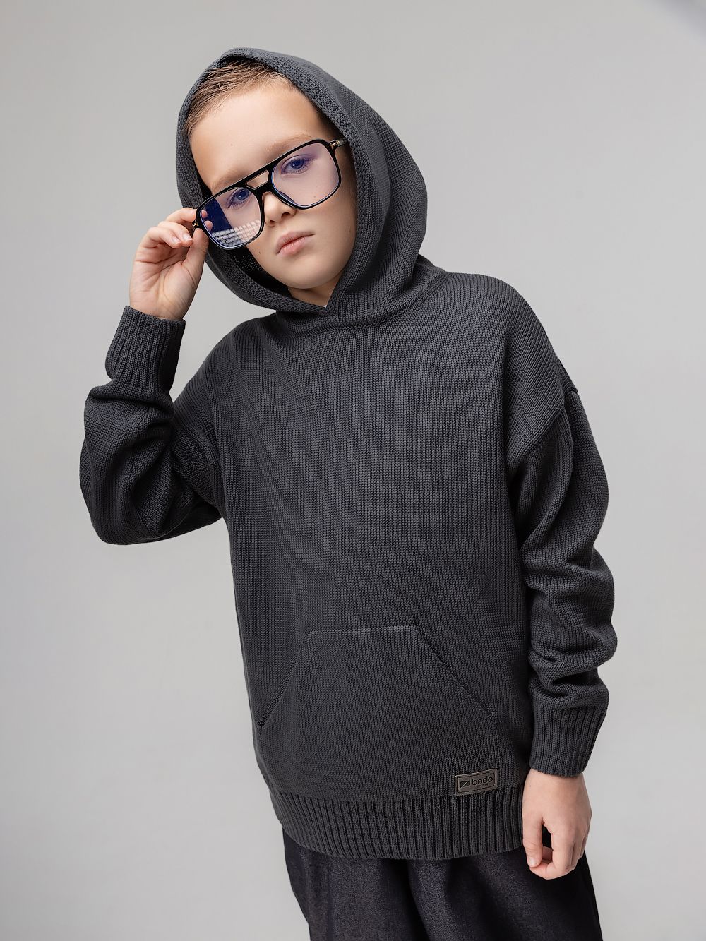 Вязаный свитер с капюшоном - фото 3