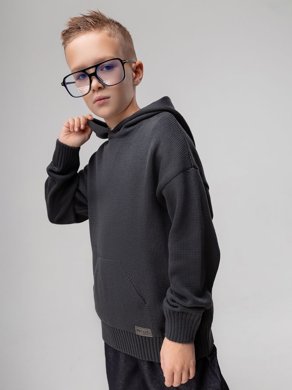 Вязаный свитер с капюшоном - фото 4