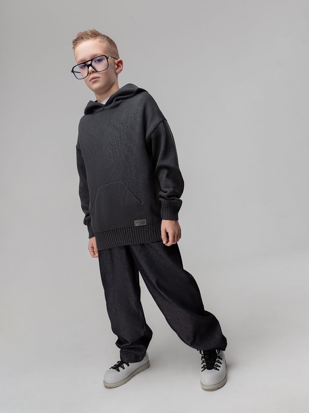 Вязаный свитер с капюшоном - фото 7