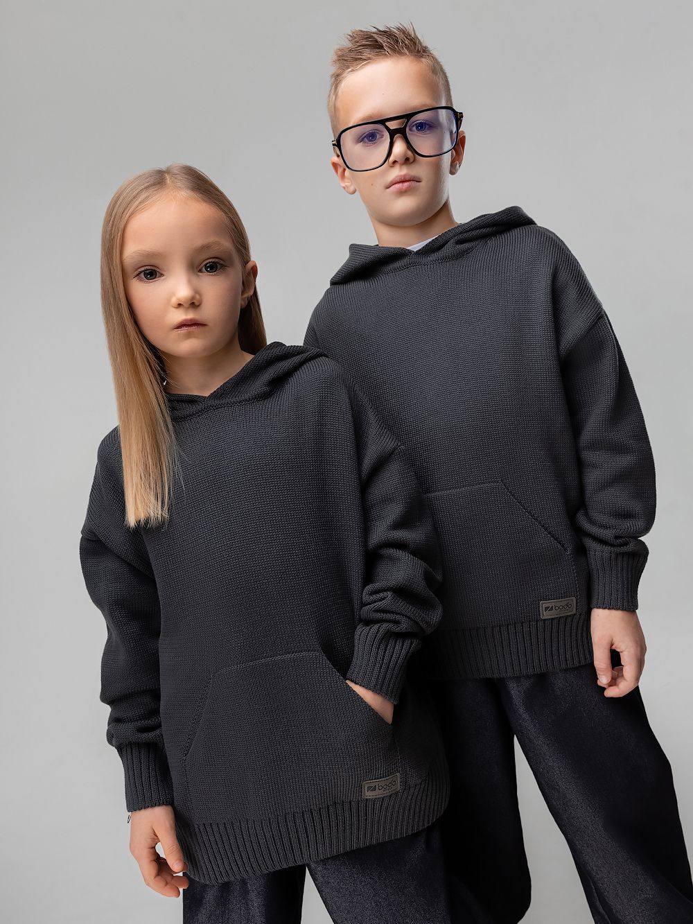 Вязаный свитер с капюшоном - фото 2