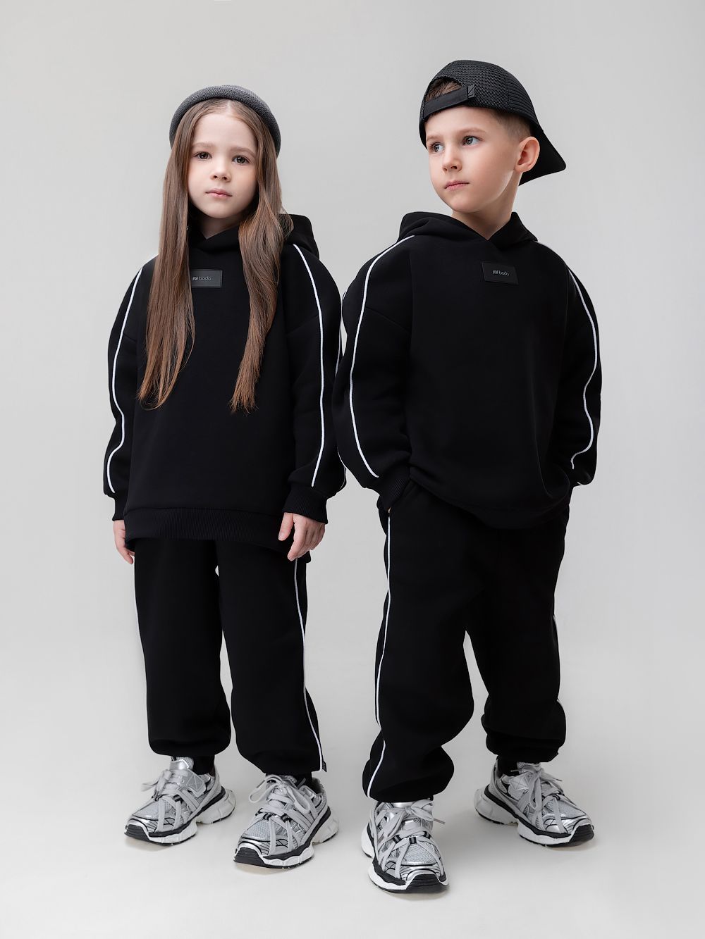 Костюм с окантовкой - фото 1