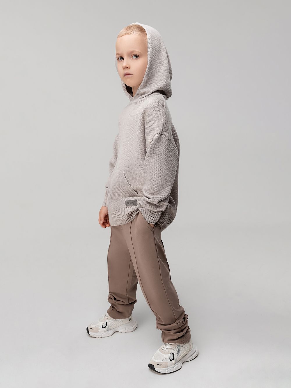 Вязаный свитер с капюшоном - фото 3