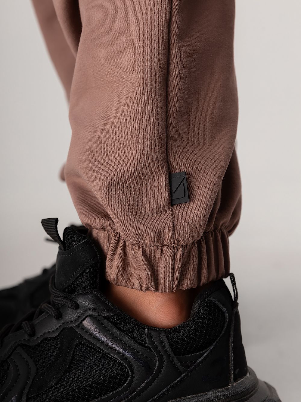 Костюм с нашивкой - фото 7