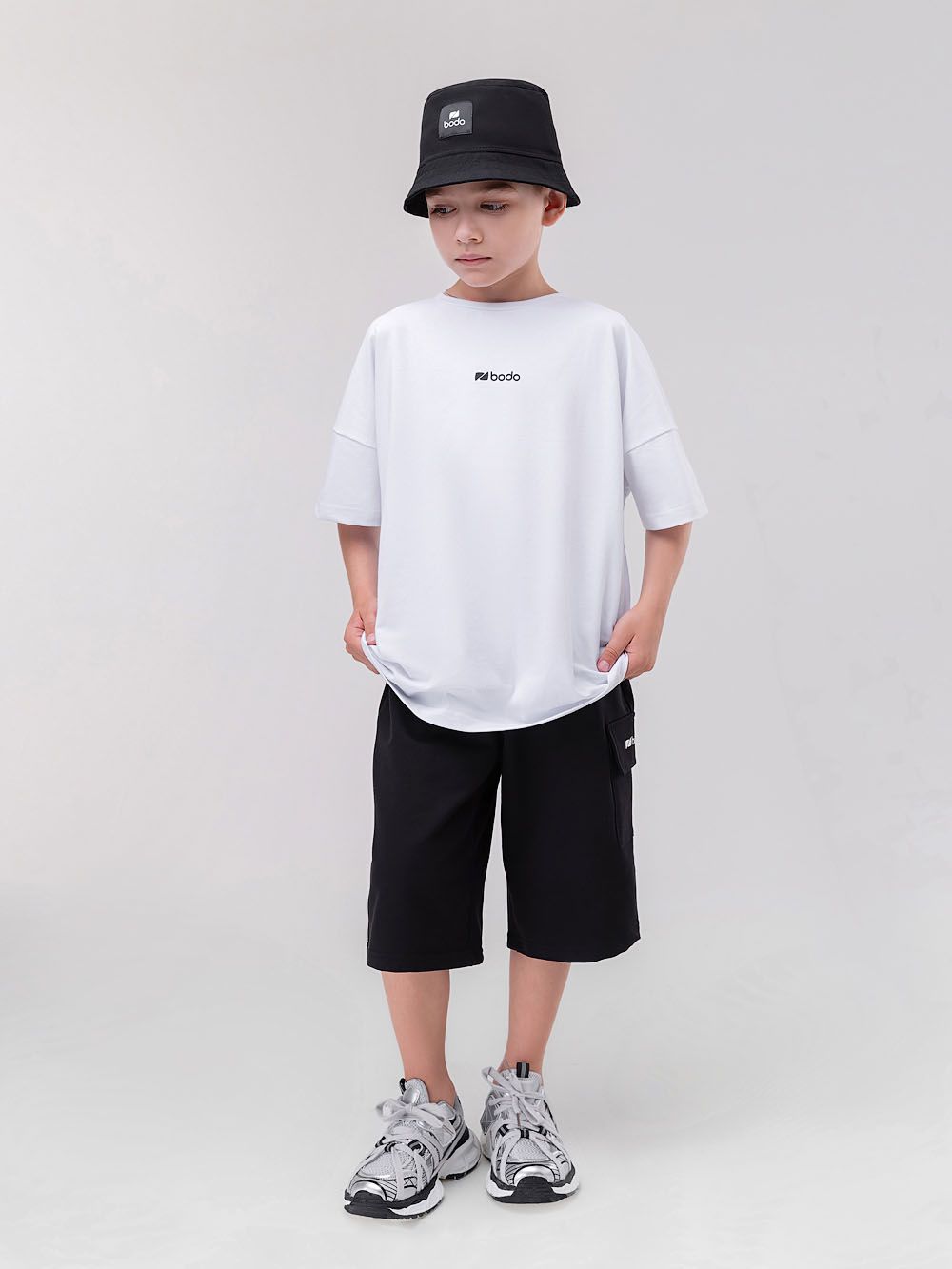 Шорты с накладными карманами - фото 2