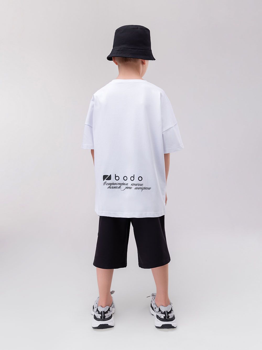 Шорты с накладными карманами - фото 4