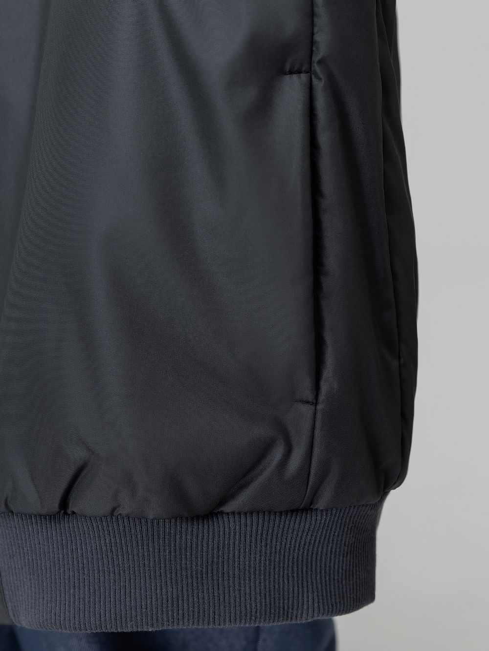 Бомбер с капюшоном - фото 5